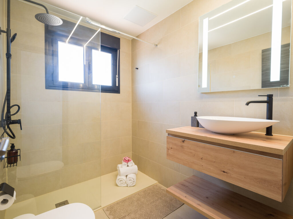 Giraud I – Villa with Jacuzzi & Pool near Corralejo