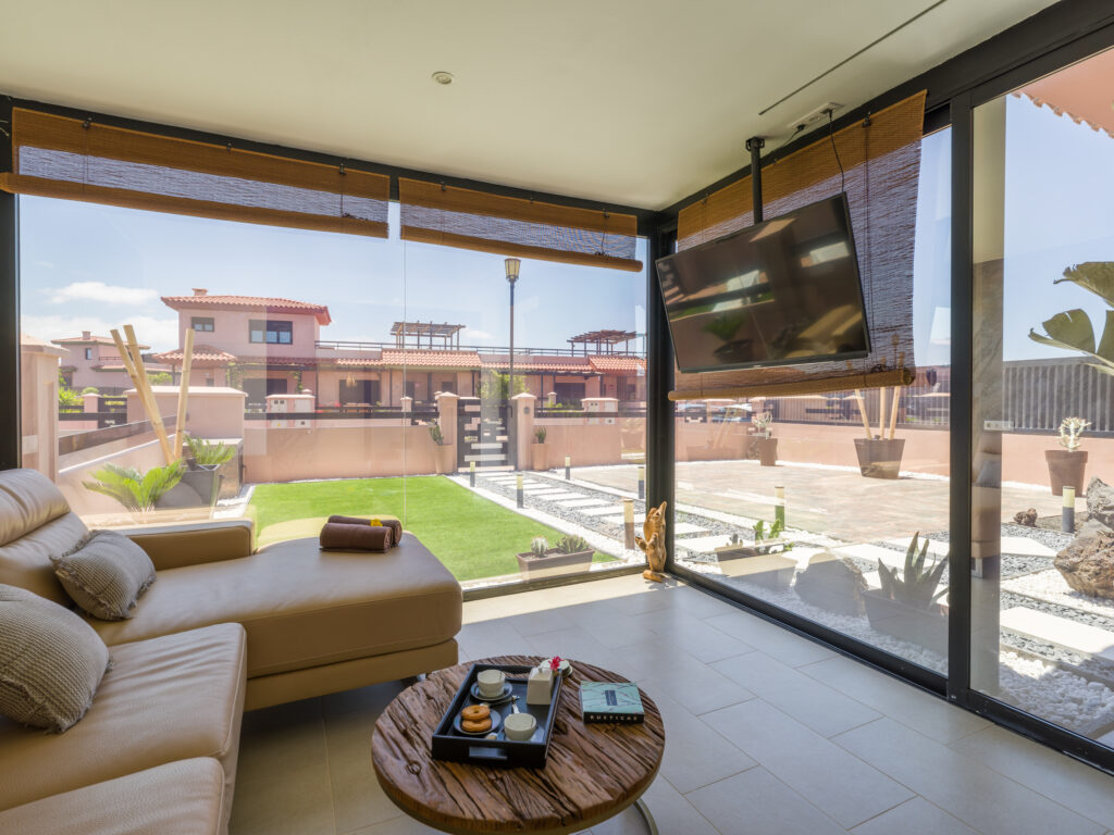 Giraud I – Villa with Jacuzzi & Pool near Corralejo