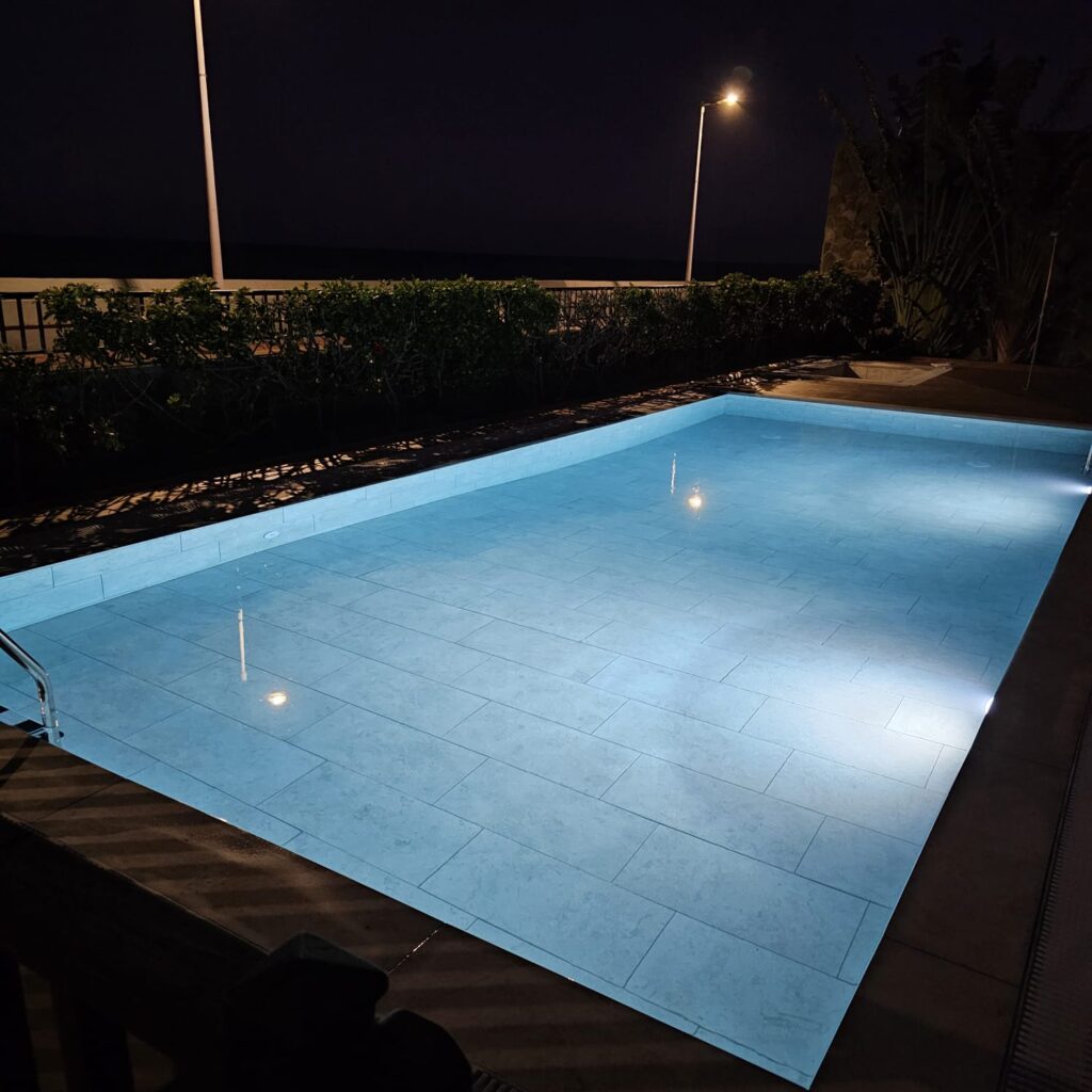Giraud II – Beachfront Duplex, Pool & 46 m² Sea-View Terrace
